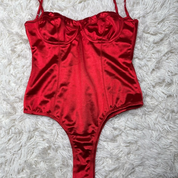 Princess Polly Vibrant Red Satin Top - Picture 1 of 2